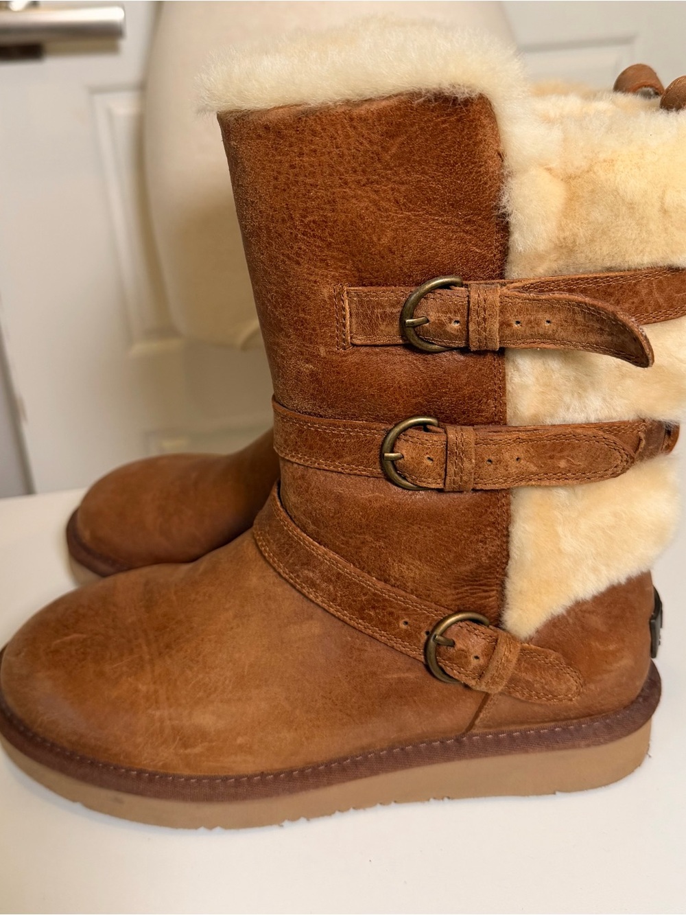 UGG Becket Chestnut Leather Shearling Buckle Moto Boots Women’s 8